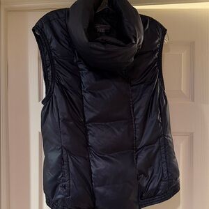 Vince Midnight Puffer Vest w/a high neck Sz S Blue Comfy & Warm Great Condition!